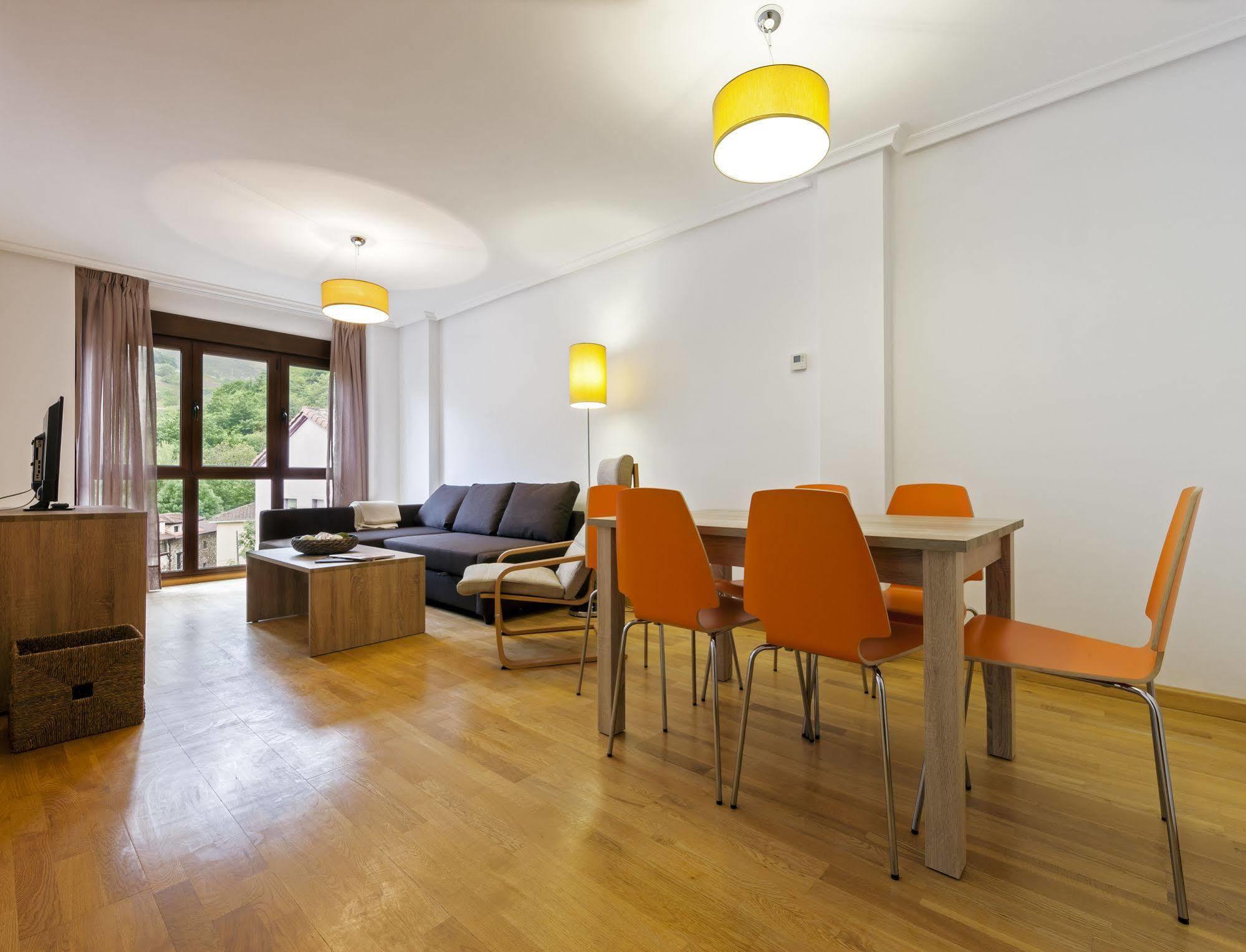 Apartamentos El Caxigu Arenas De Cabrales Dış mekan fotoğraf