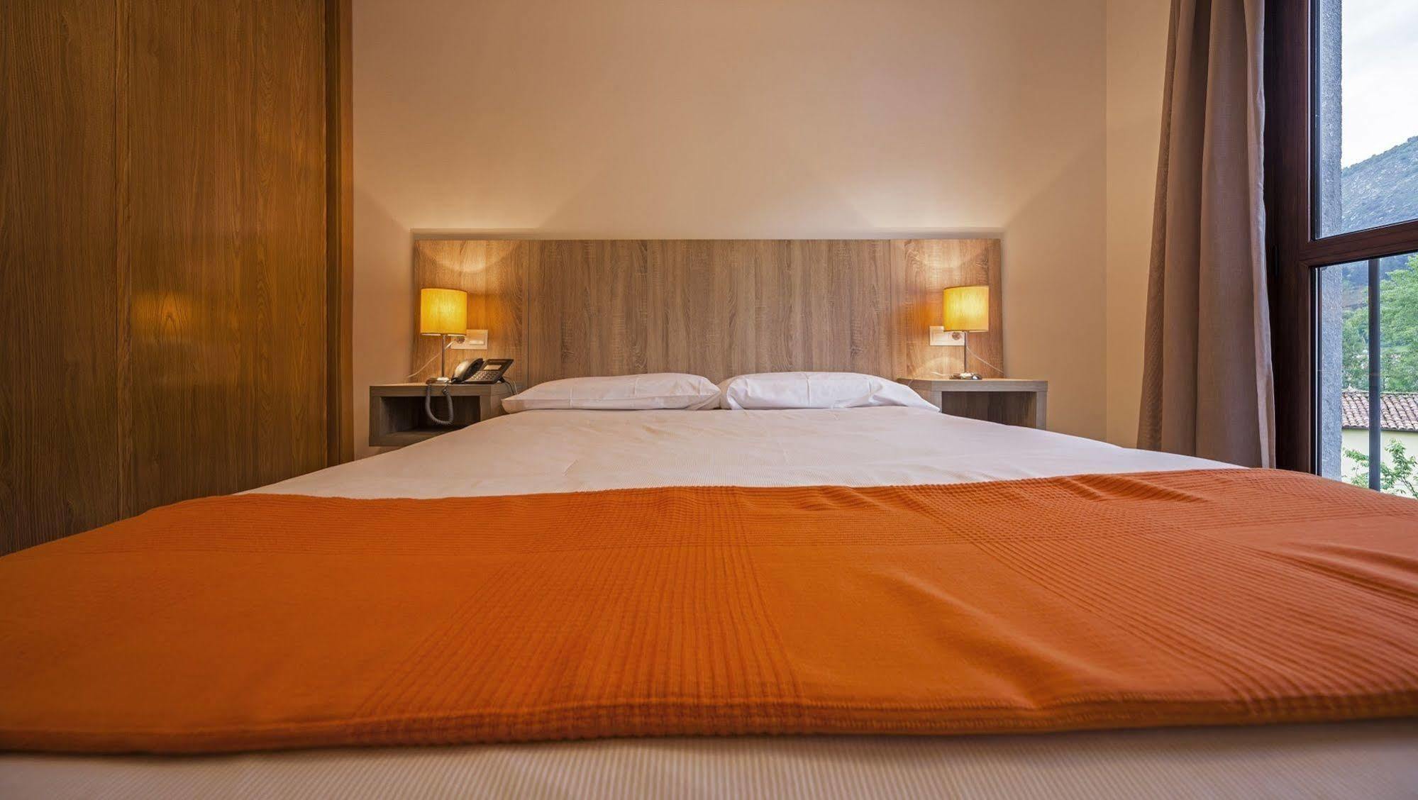 Apartamentos El Caxigu Arenas De Cabrales Dış mekan fotoğraf