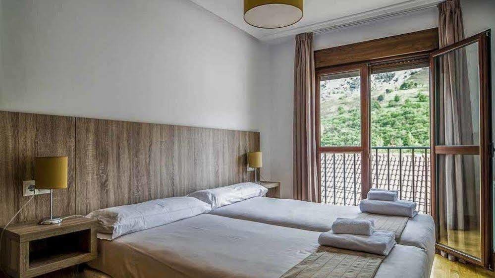Apartamentos El Caxigu Arenas De Cabrales Dış mekan fotoğraf